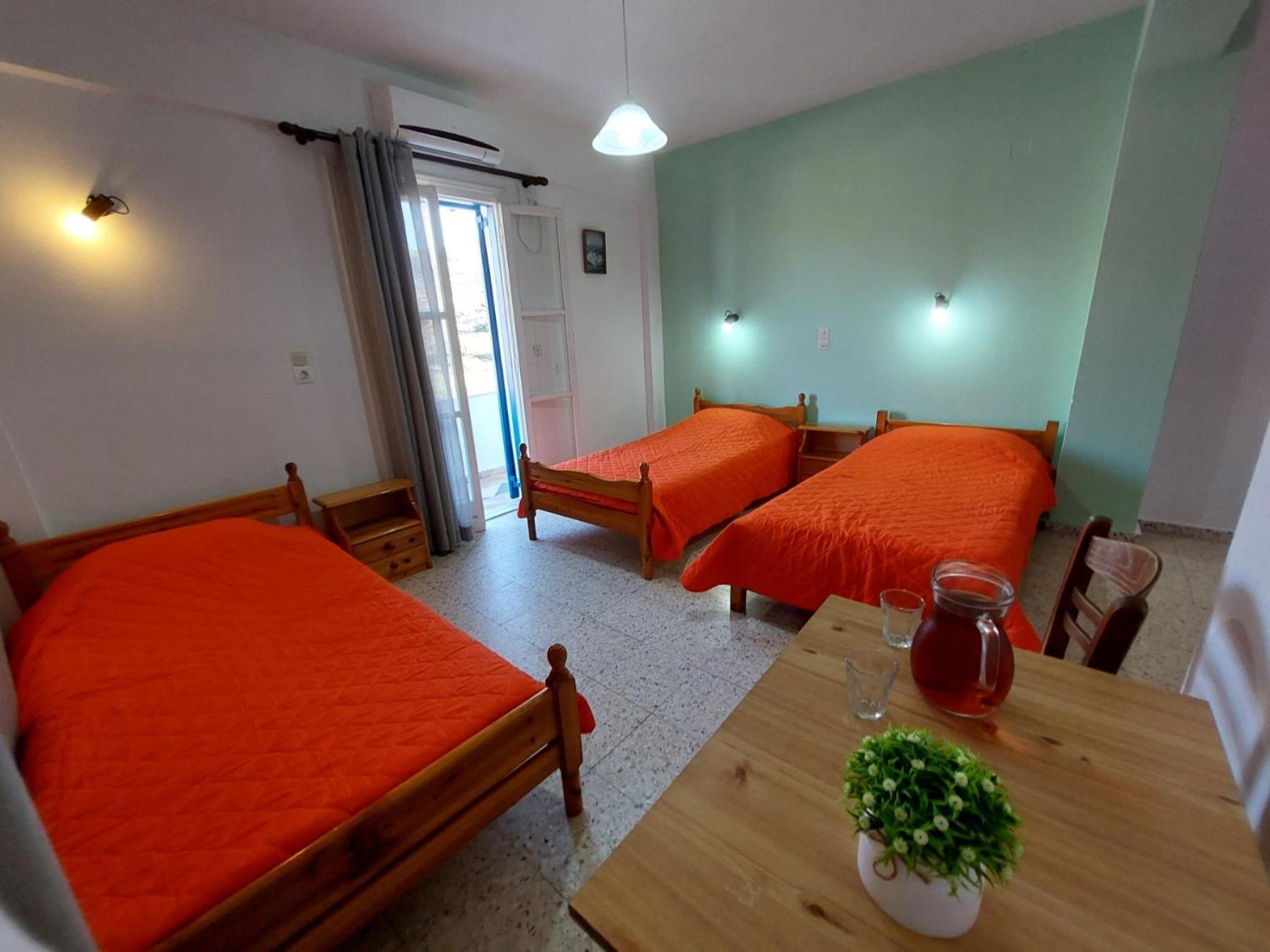 Koukos Hotell Agia Theodoti Exteriör bild