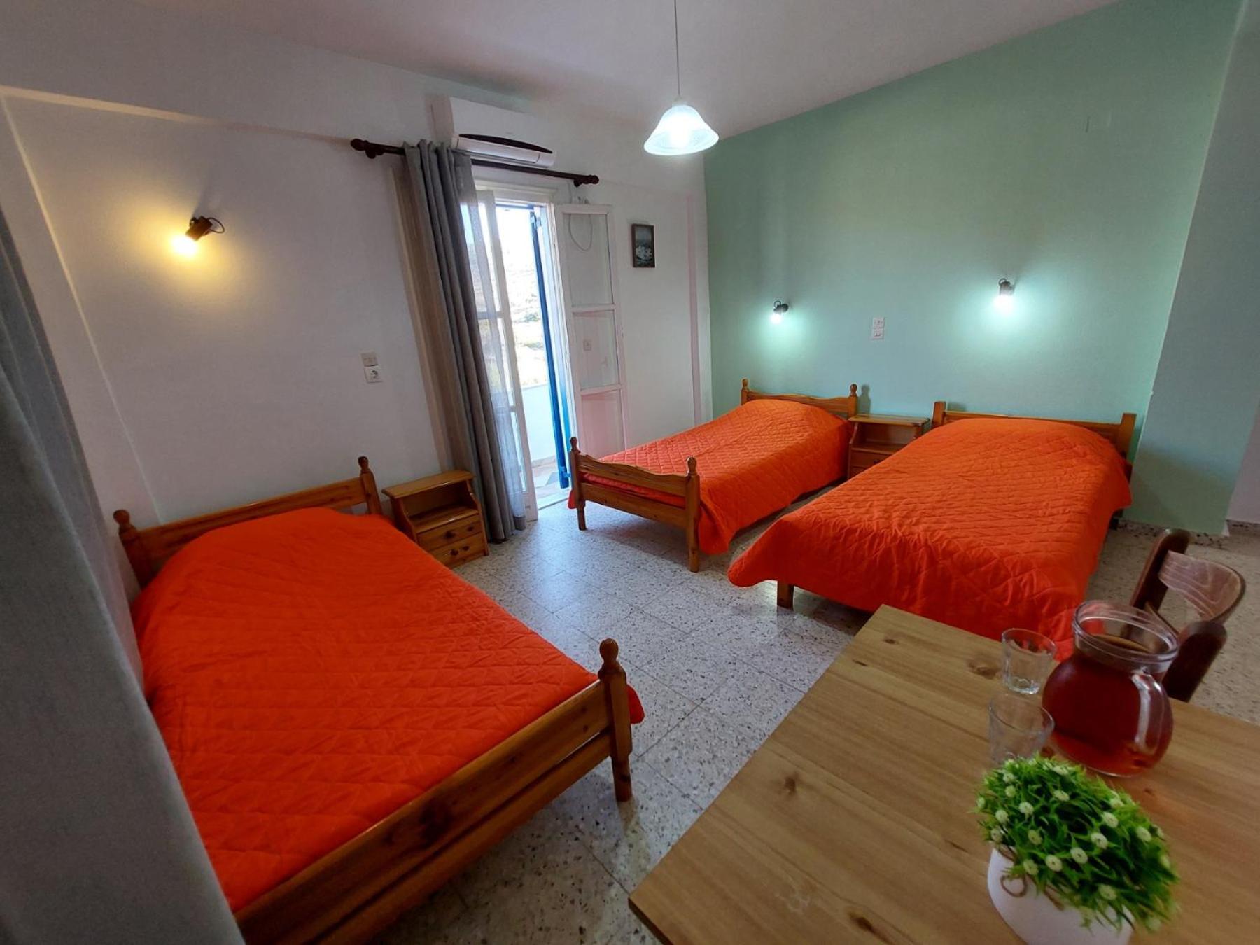Koukos Hotell Agia Theodoti Exteriör bild