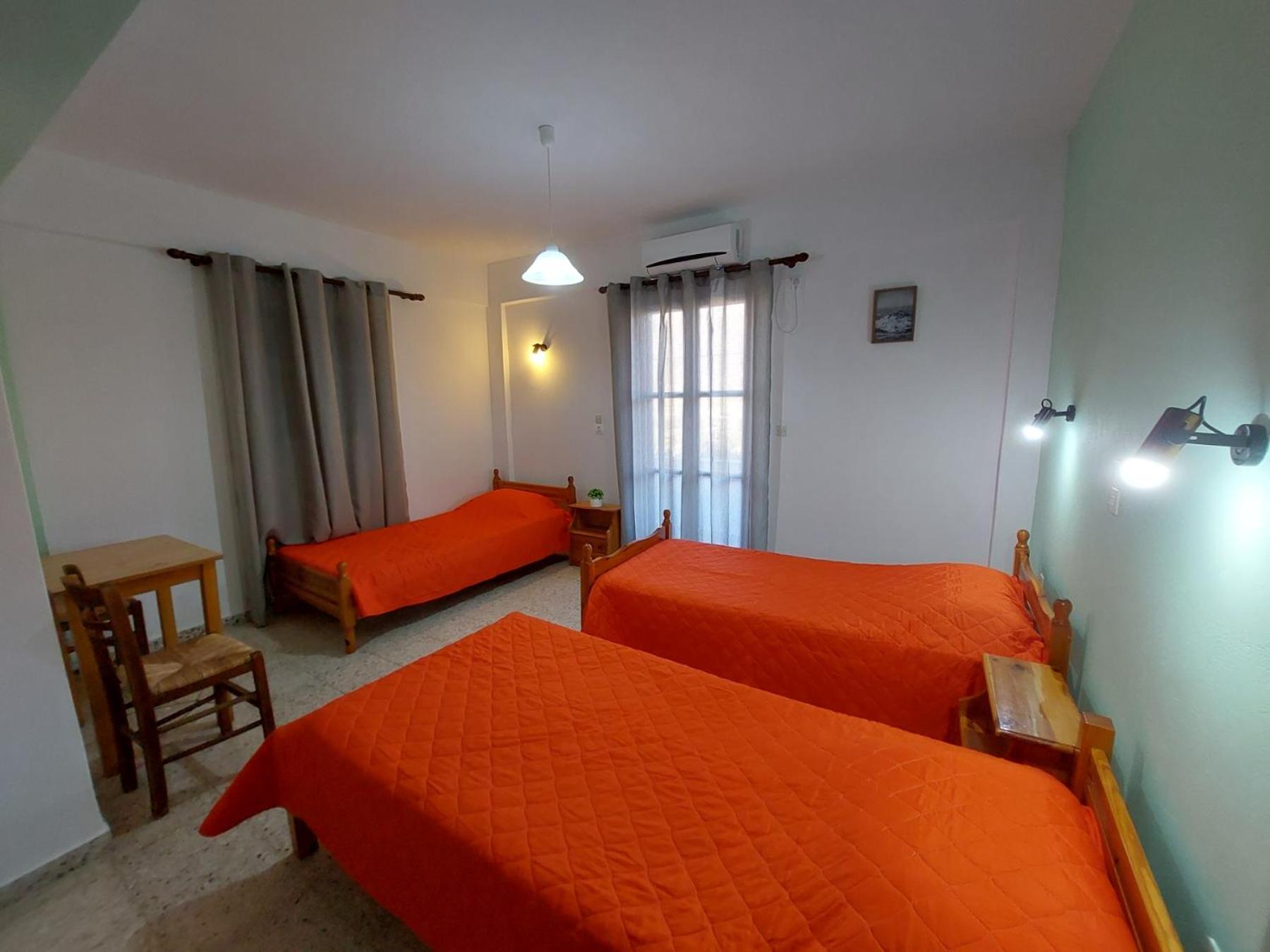 Koukos Hotell Agia Theodoti Exteriör bild