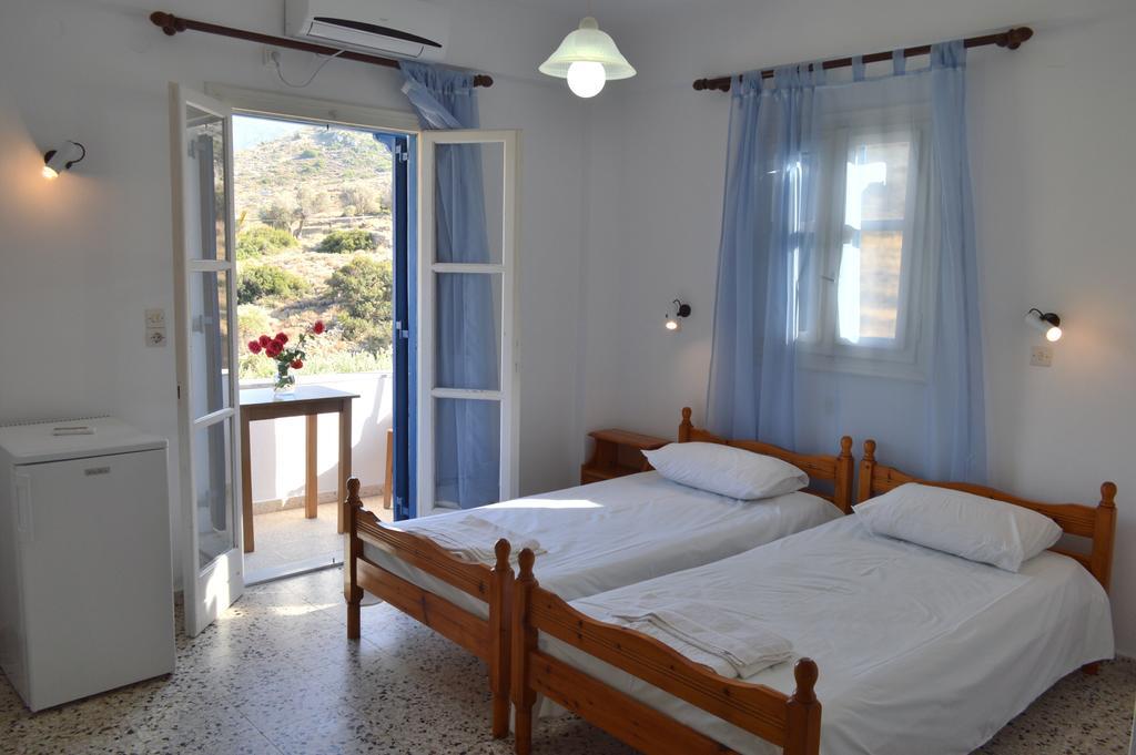 Koukos Hotell Agia Theodoti Exteriör bild
