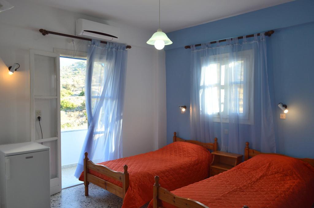 Koukos Hotell Agia Theodoti Exteriör bild