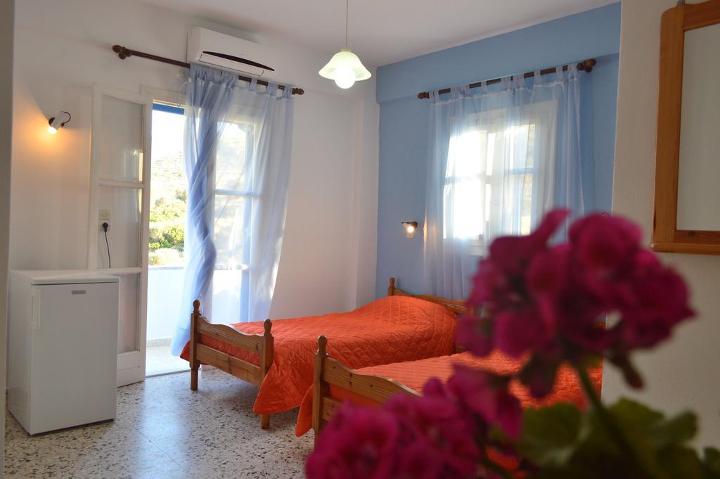 Koukos Hotell Agia Theodoti Exteriör bild