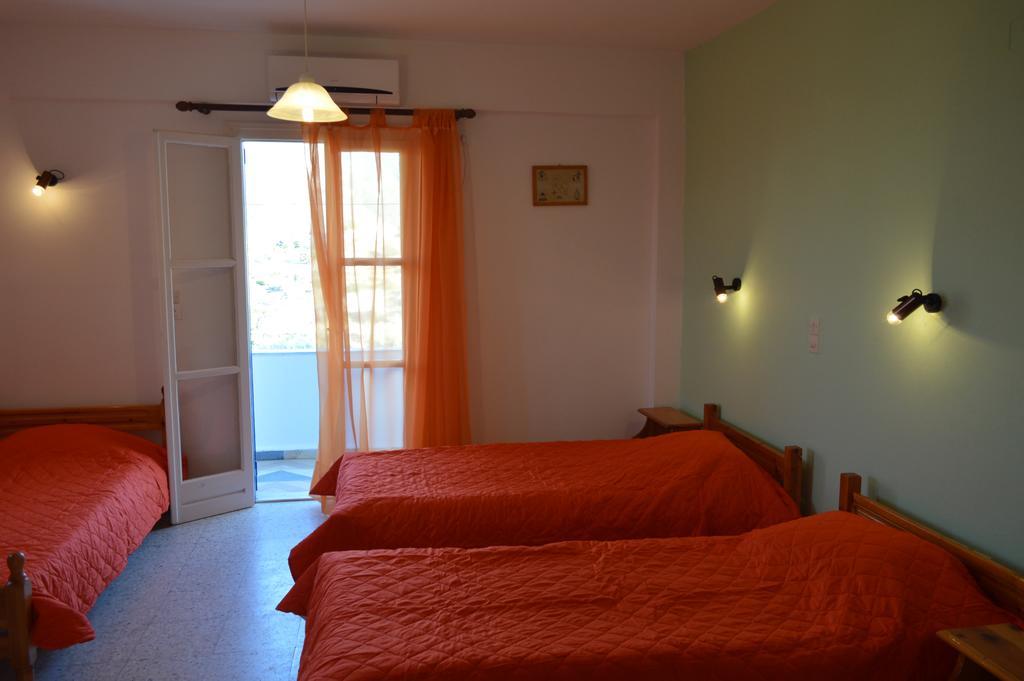 Koukos Hotell Agia Theodoti Exteriör bild